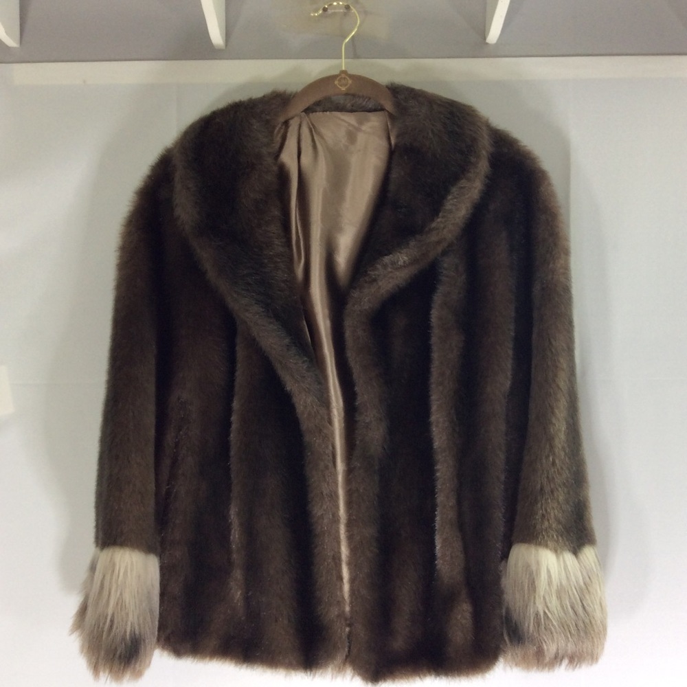 Women’s Regina Grenada faux fur poncho